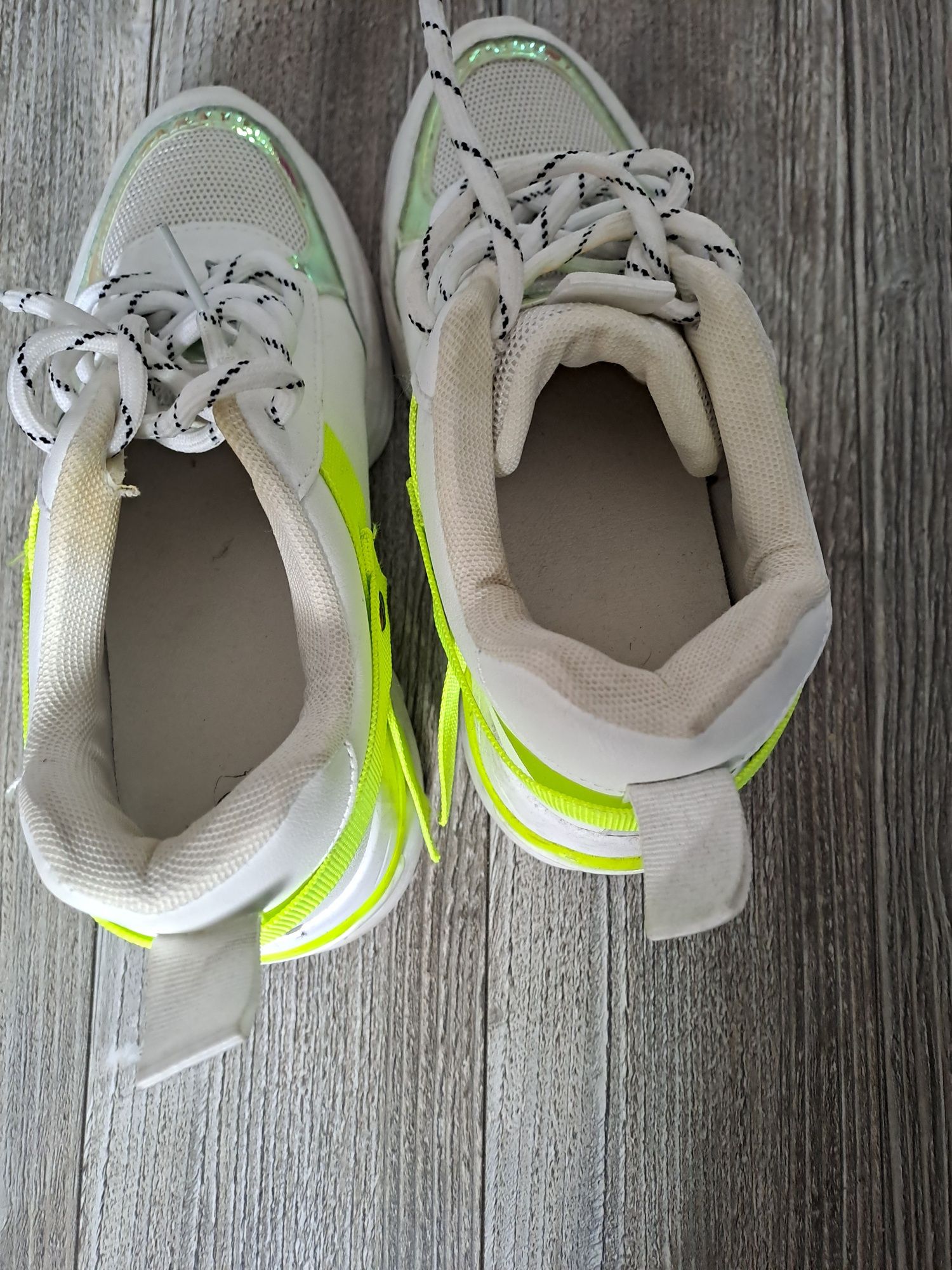 Sportowe sneakersy damskie r 37