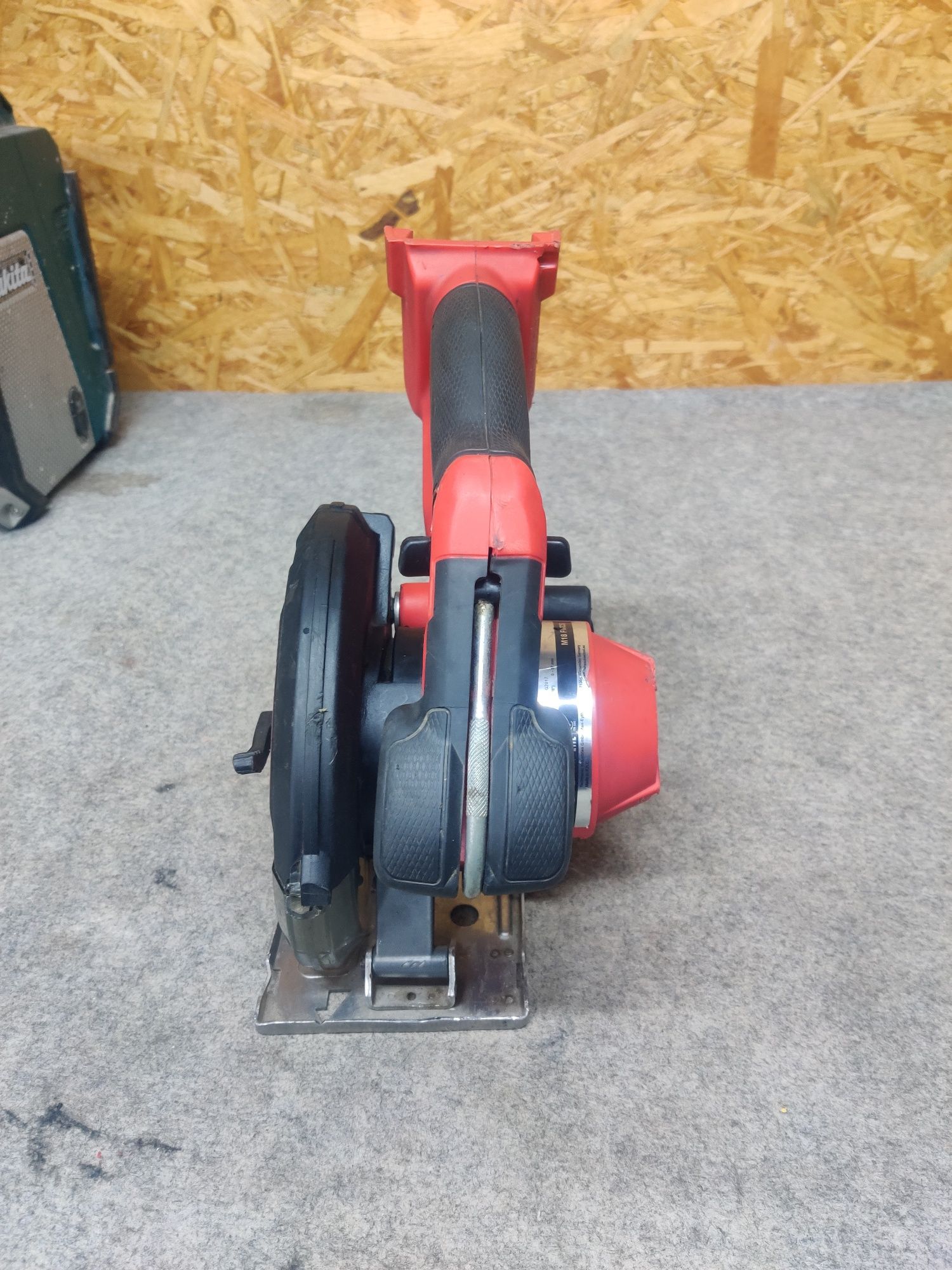 Piła do metalu Milwaukee M18 FMCS