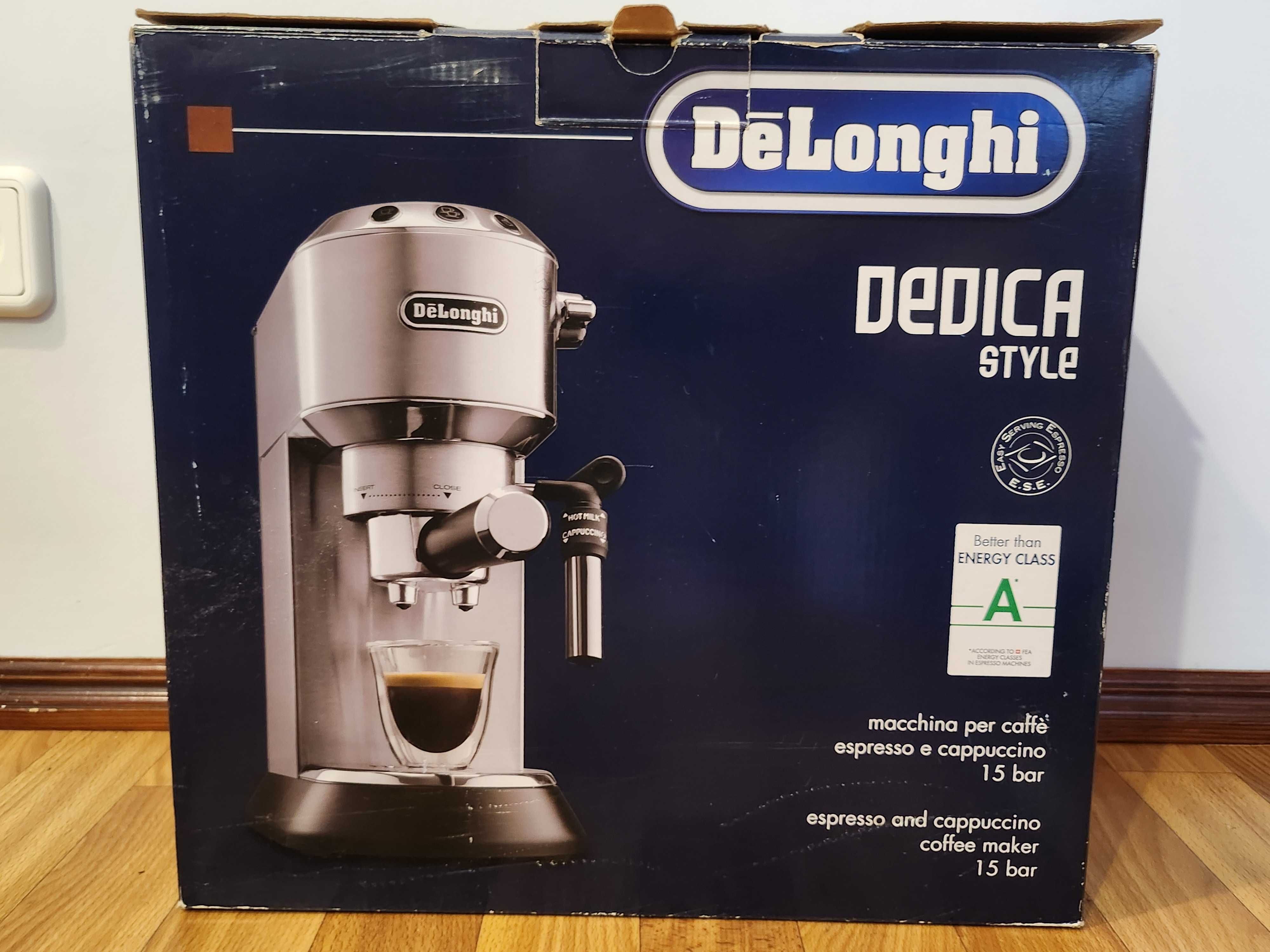 Кавоварка рожкова Delonghi EC 685
