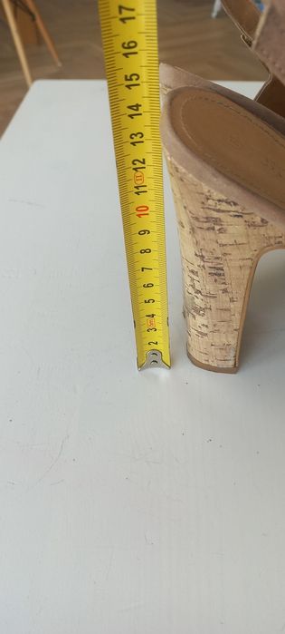 Różowe buty na koturnie rozm.37