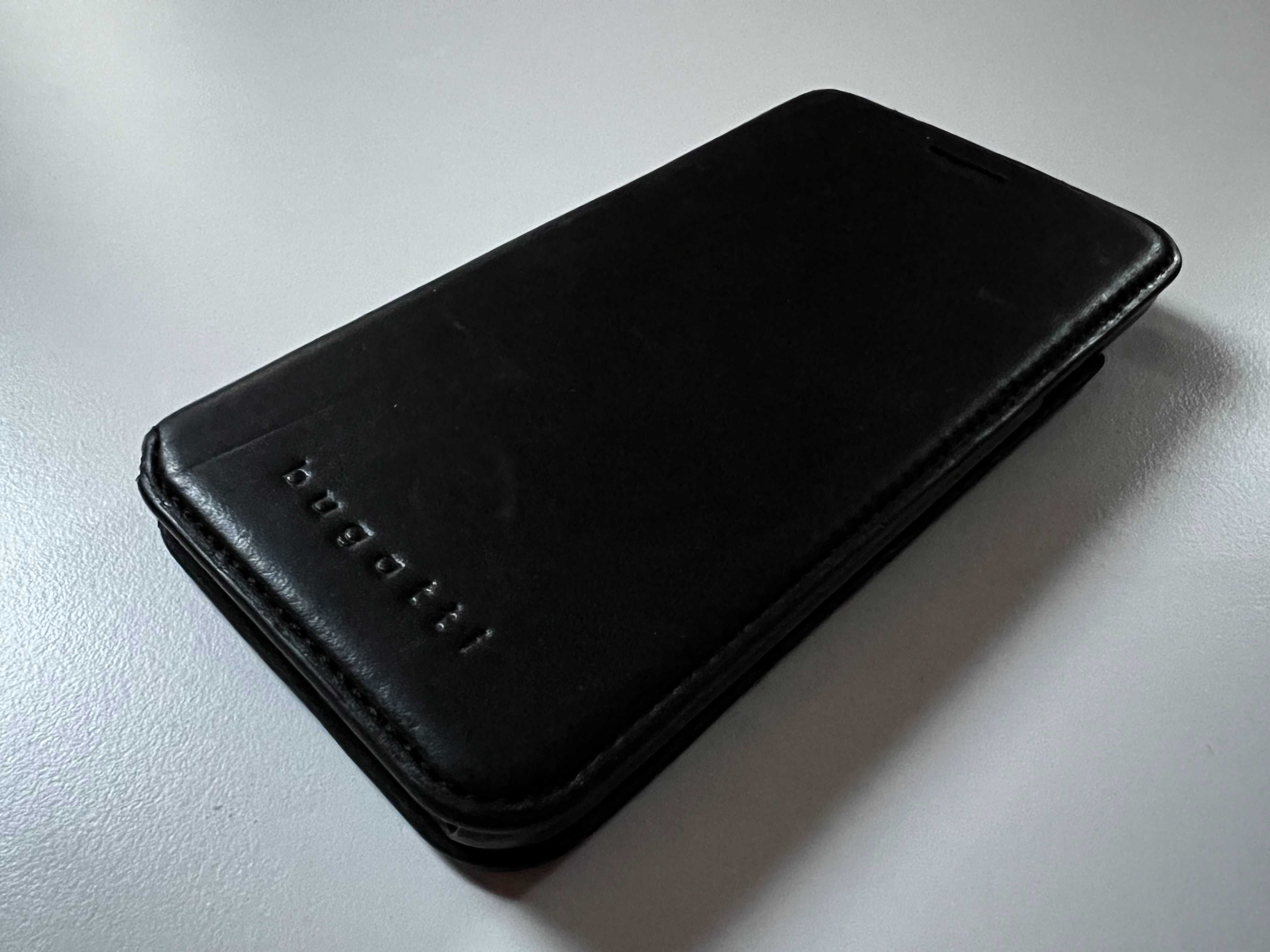 iPhone 7 + Etui Bugatti