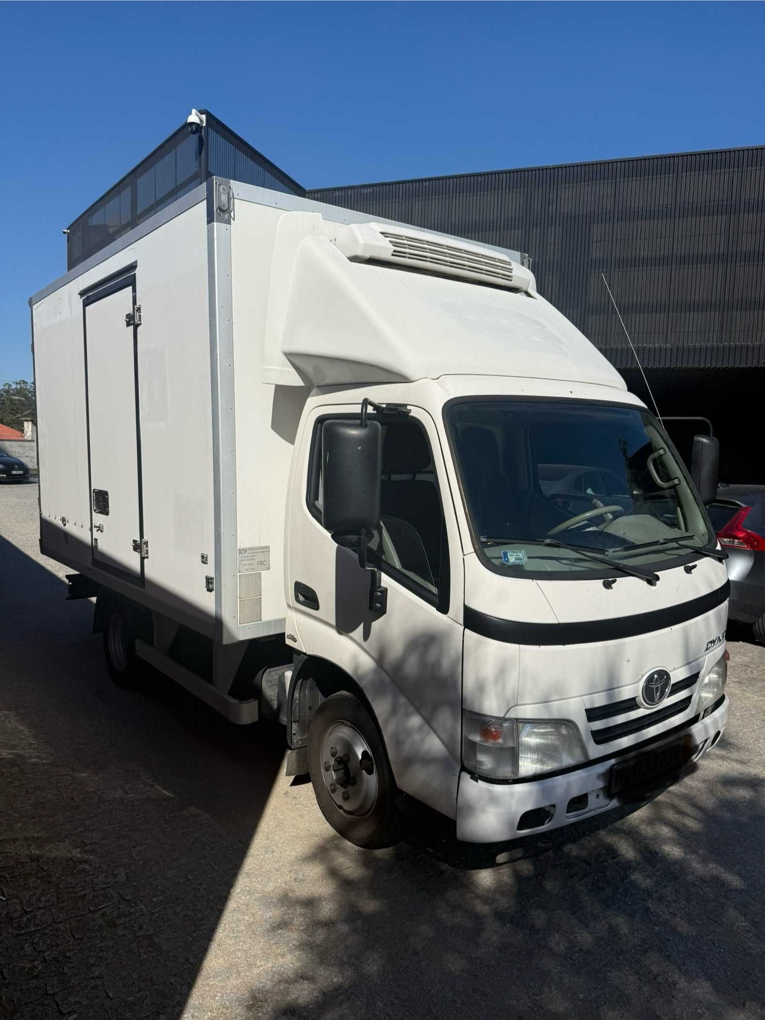 Toyota dyna contentor isotérmico 2014