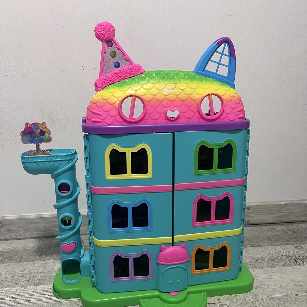 Casa Gabby Gato usada 1x com varios bonecos inclusos