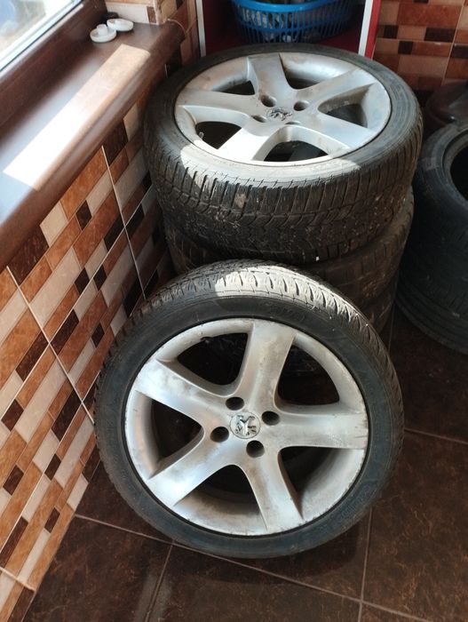 Комплект литих  дисків з пежо 308