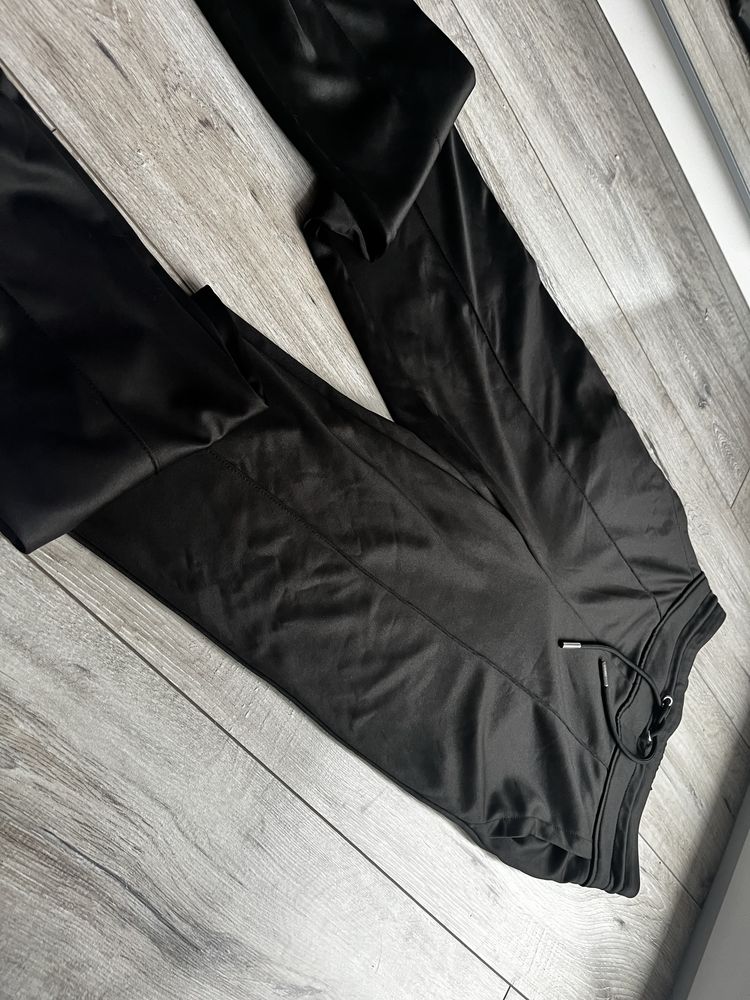 Slodnie dresowe guess dres xs czarne