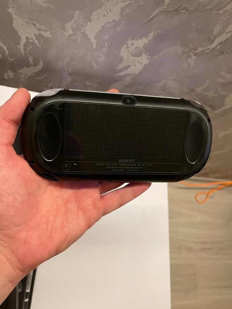 Продам sony playstation vita