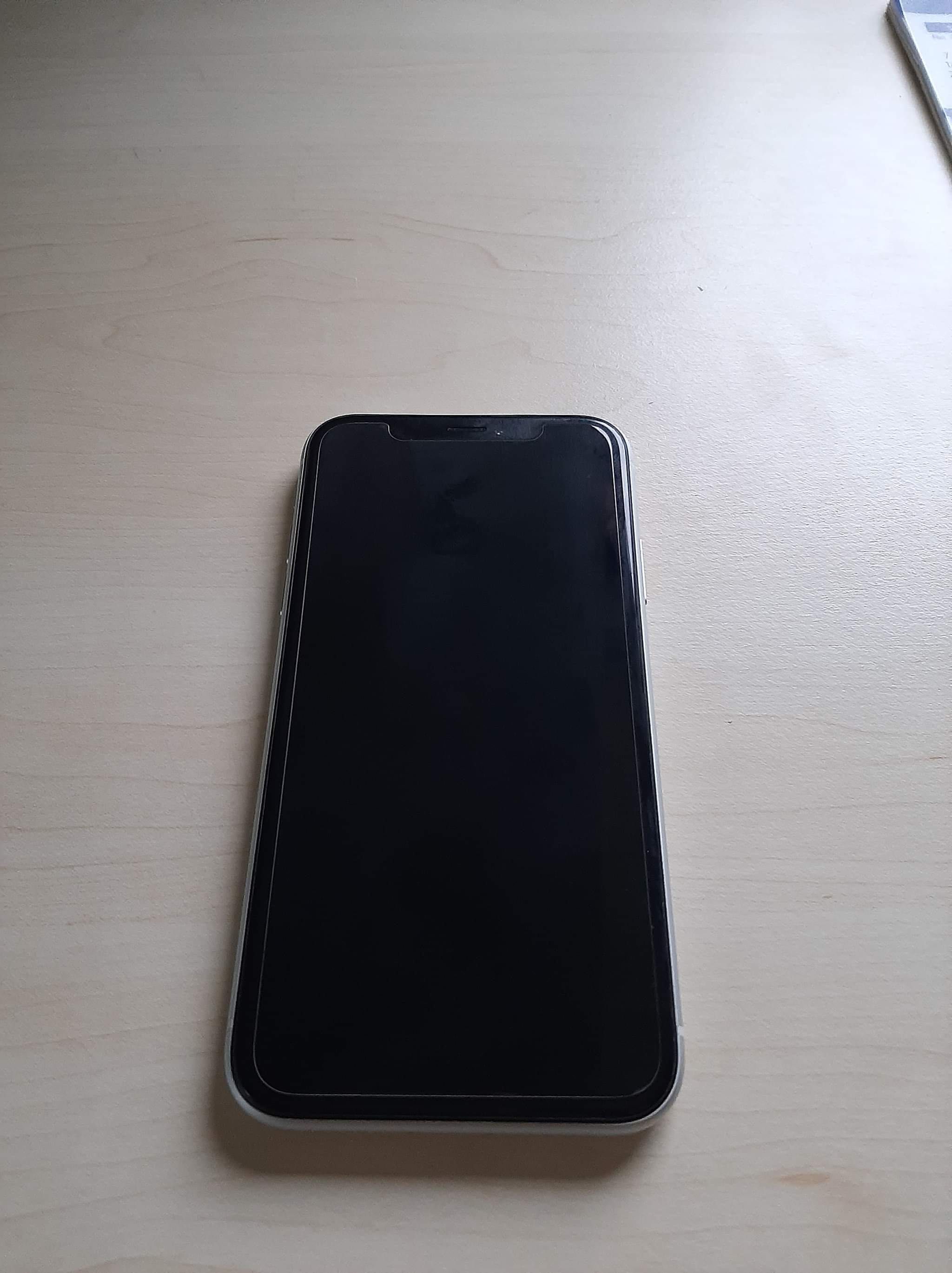 iPhone XR biały 64GB