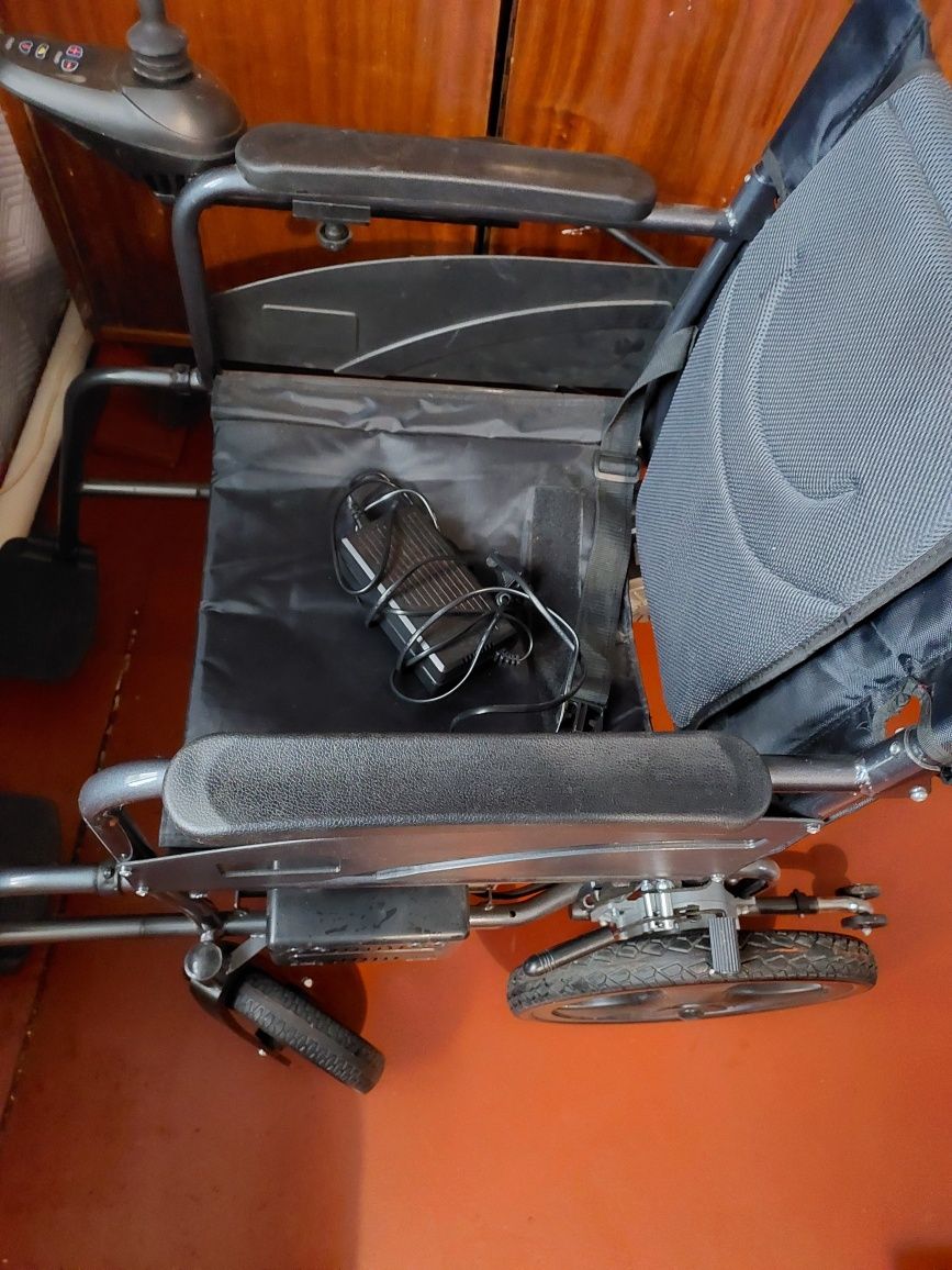 Інвалідний візок на акамуляторі