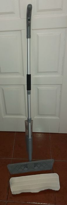 Esfregona mopa com pulverizador...