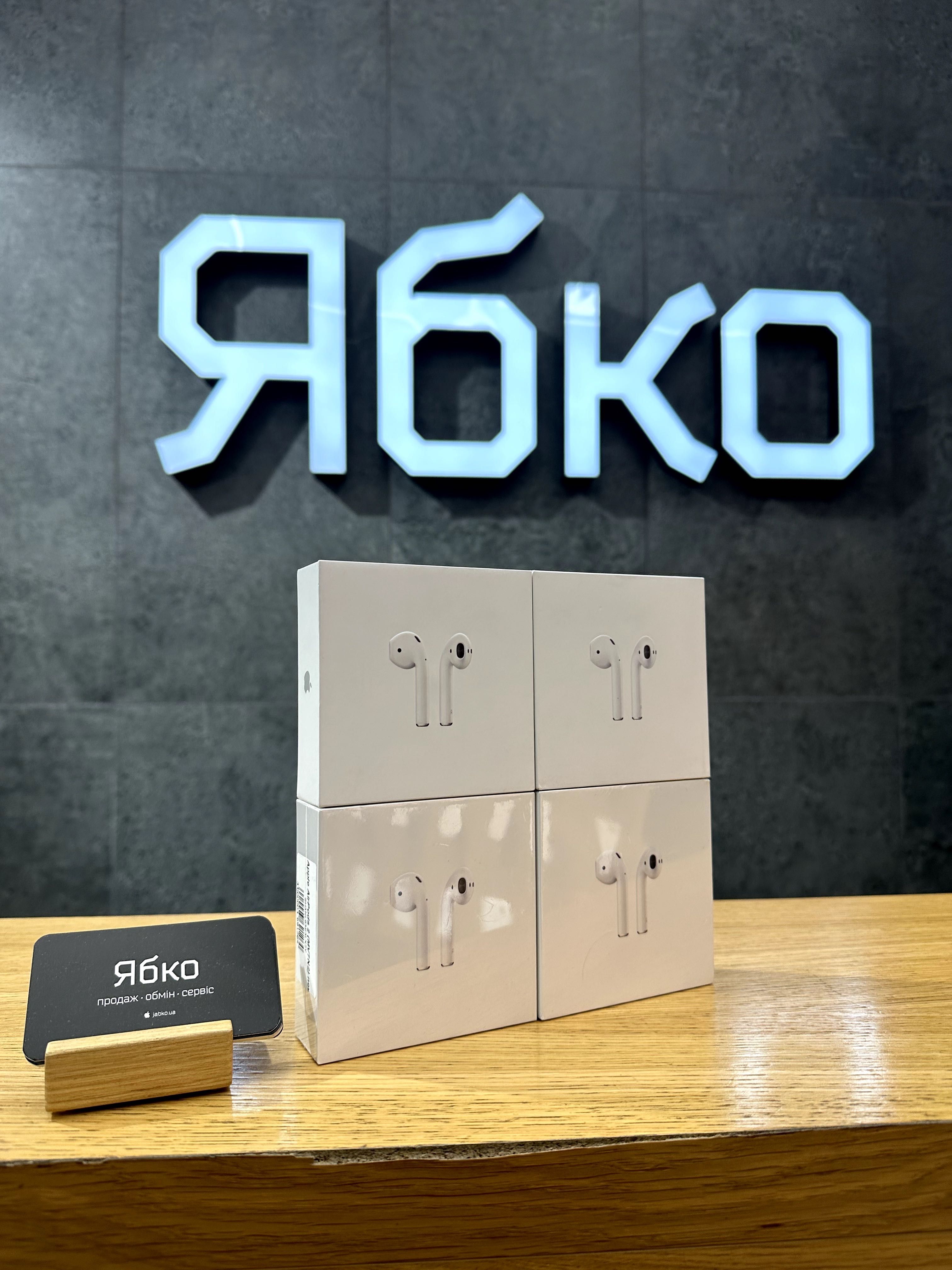 Безпровідні навушники Apple AirPods 2 New купуй у Ябко Одеса