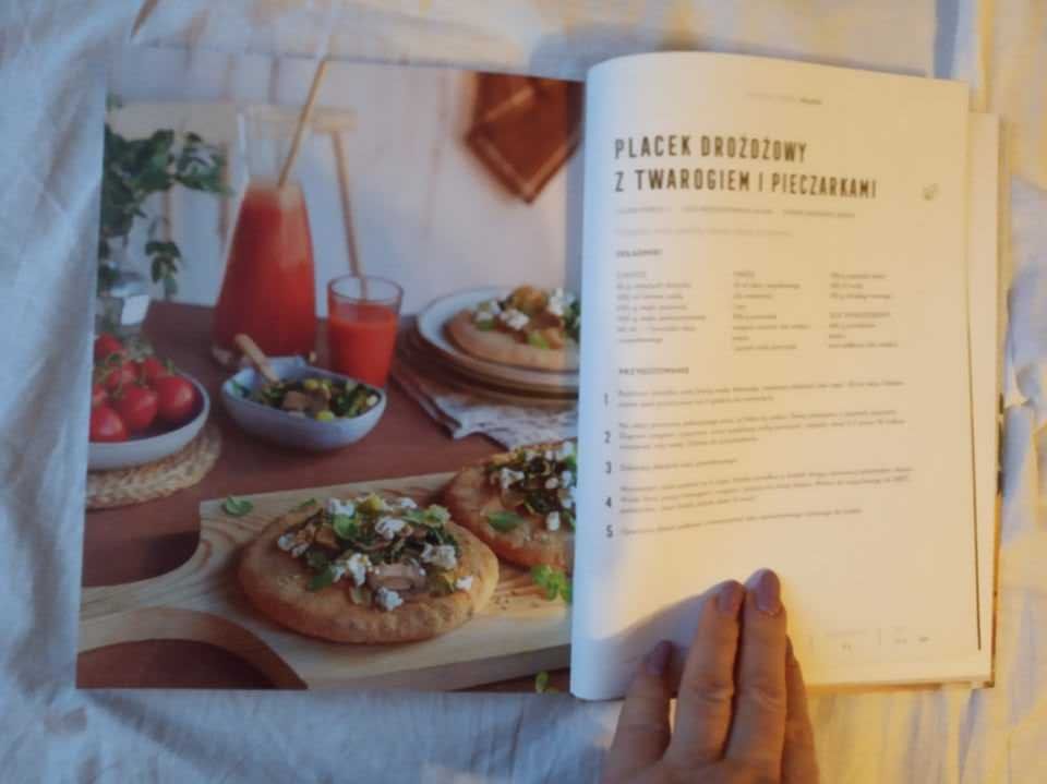 "Kuchnia Śródziemno - Polska" - nowa książka - "Biedronka".