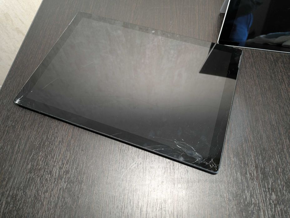 Планшети Microsoft Surface Pro 5,6 i5 8/256гб на запчастини