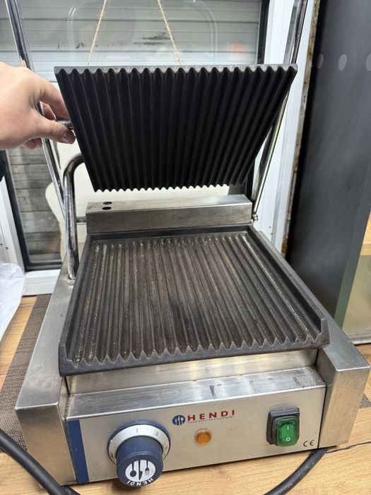 Продам прижимной  гриль .