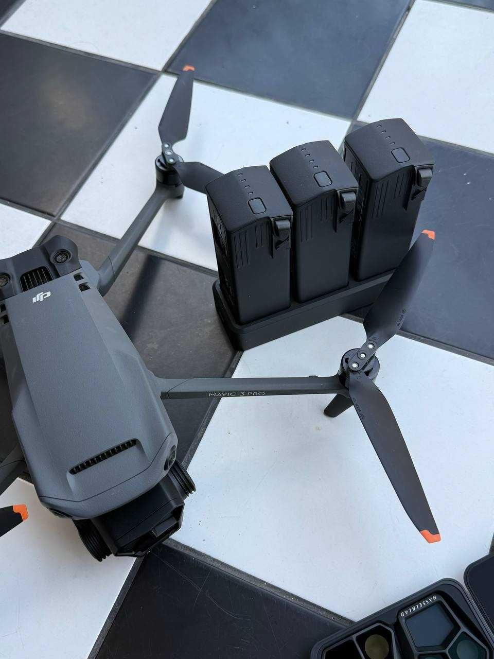 DJI Mavic 3 Pro Fly More Combo