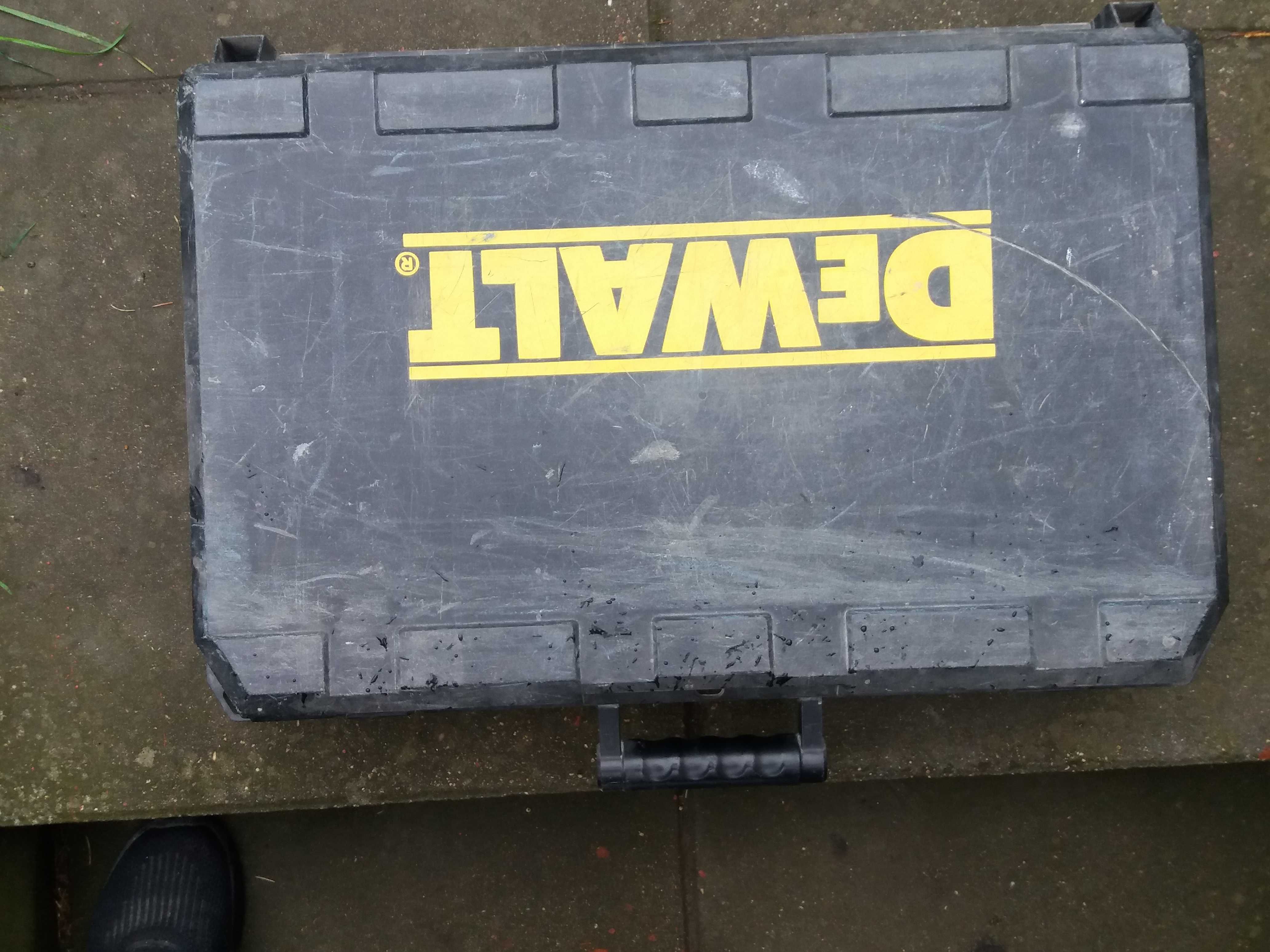 Młot Wyburzeniowy Dewalt d25840-qs