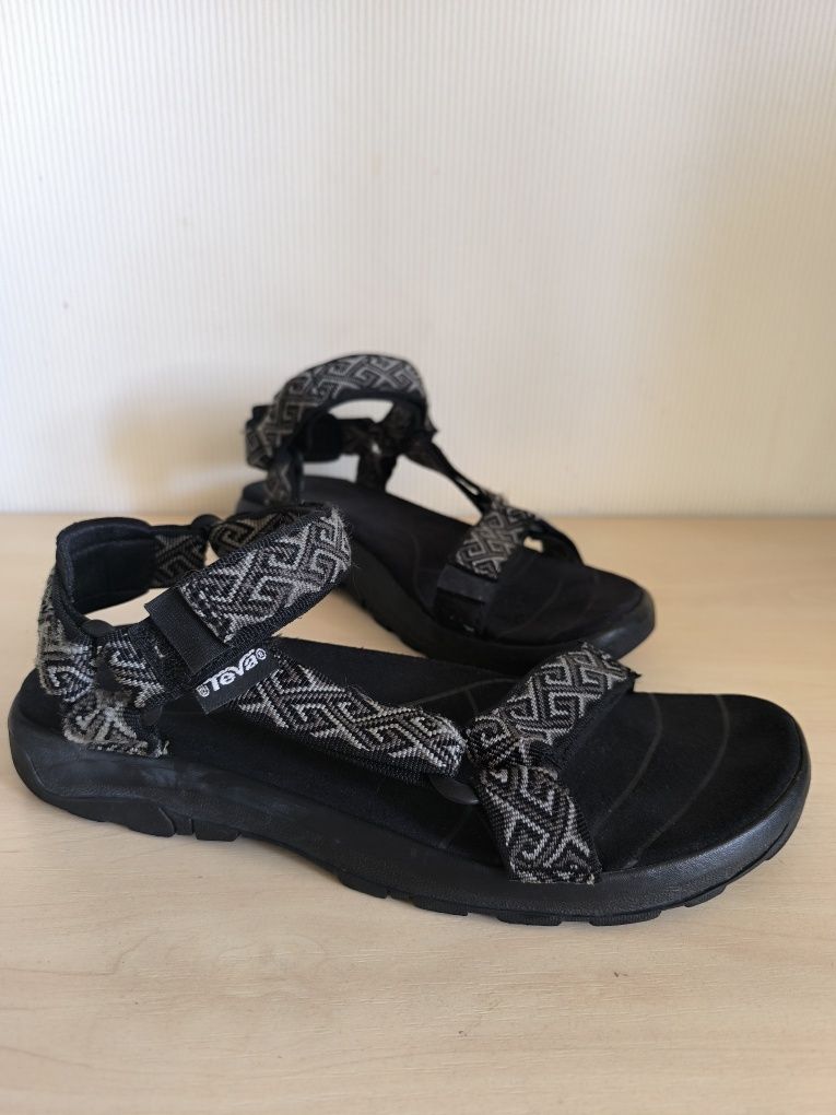 Трекінгові босоніжки Teva р 41-42 (27 см)