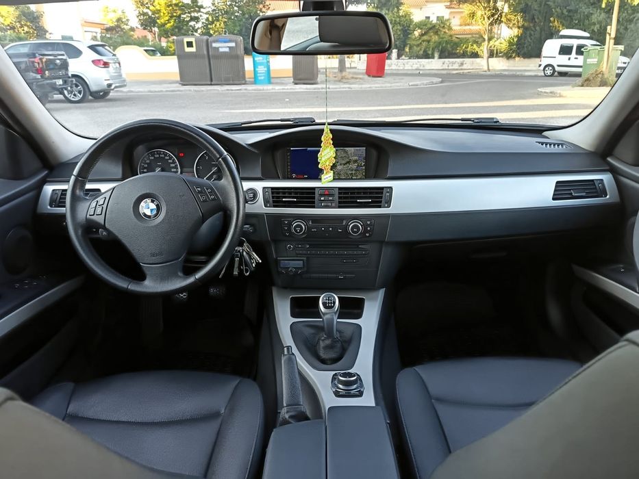 Bmw 320d touring LCI com navegação de 2011 impecável aceito retoma