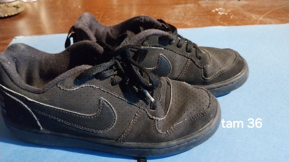 Tenis pretos tam 36