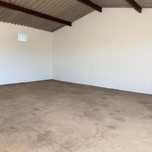 Aluga-se armazém com 100 m2