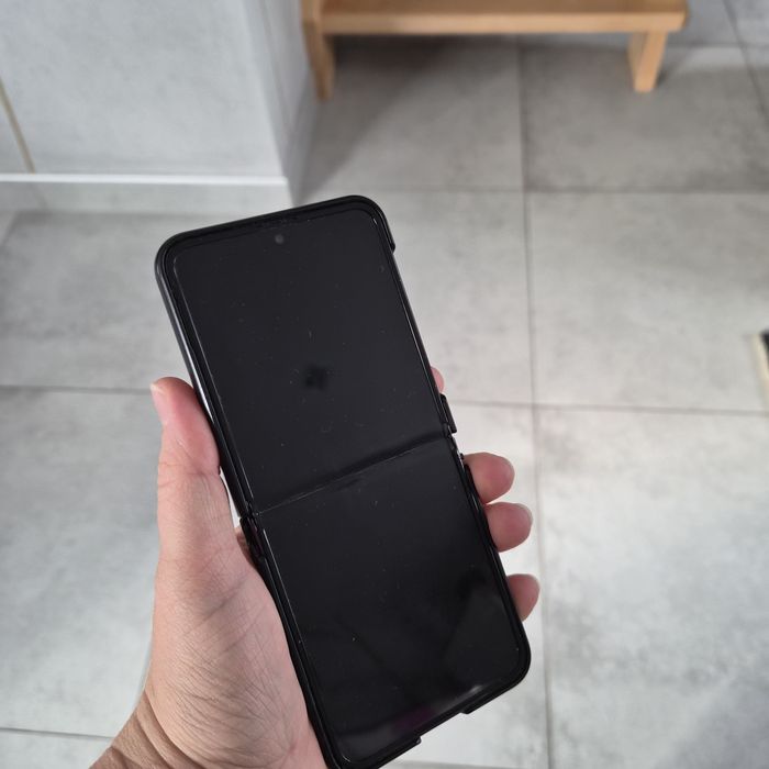 Sprzedam Samsung Zflip4