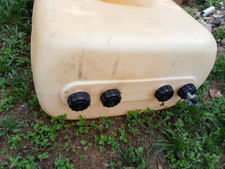 Vendo depósito de combustível