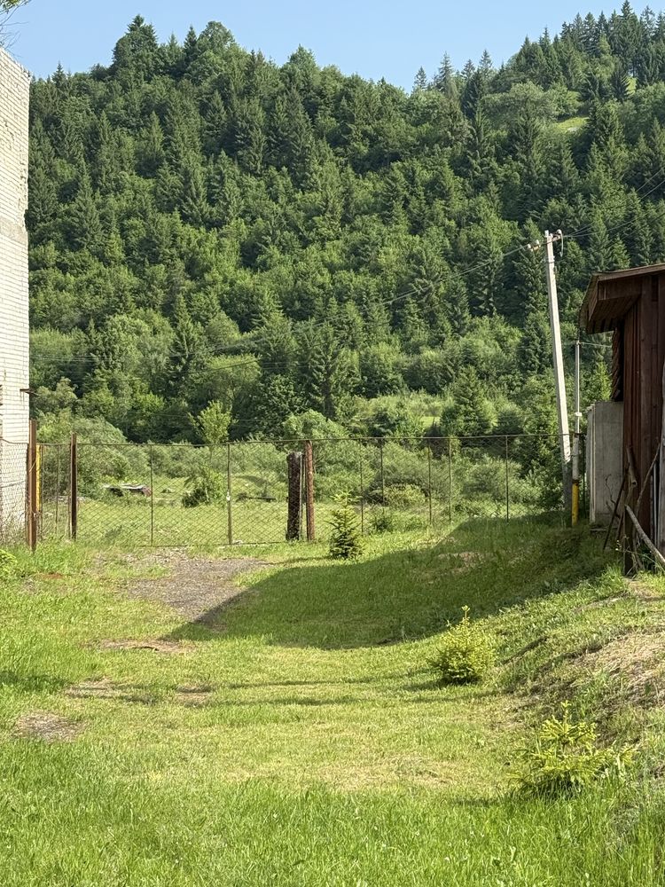 Продажться ділянка у горах з виходом до річки