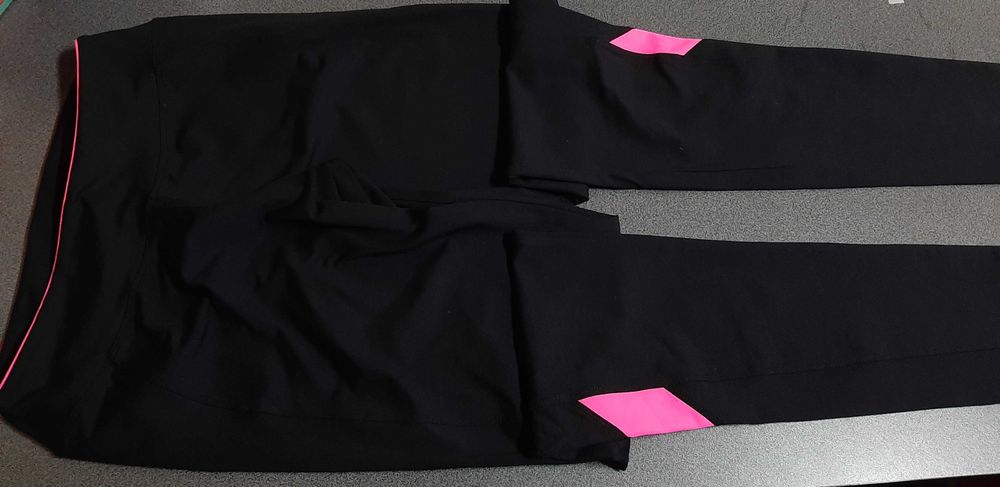 Conjunto fitness, t-shirt e calça, Novo, portes incluídos
