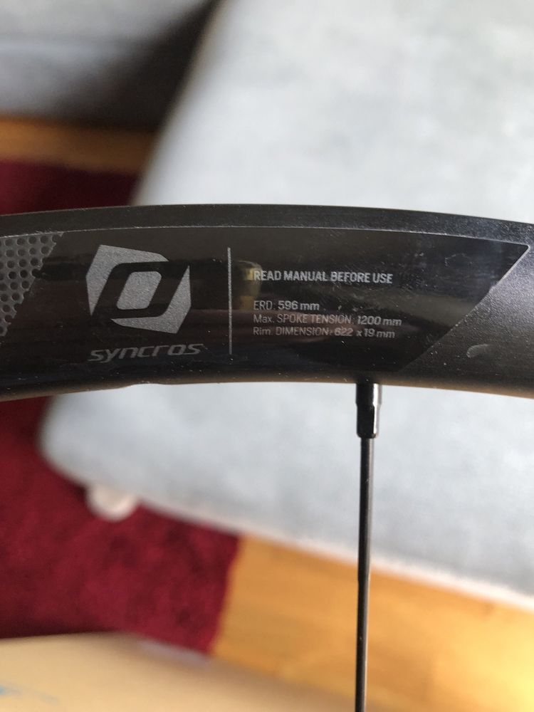 Rodas syncros rp 2.0 semi novas excelente condição. Cepo shimano