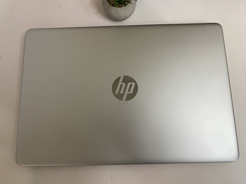 Ноутбук HP-15s5001fq (15.6''(FHD)/i5-1235U/8/512 GB IrisXE)