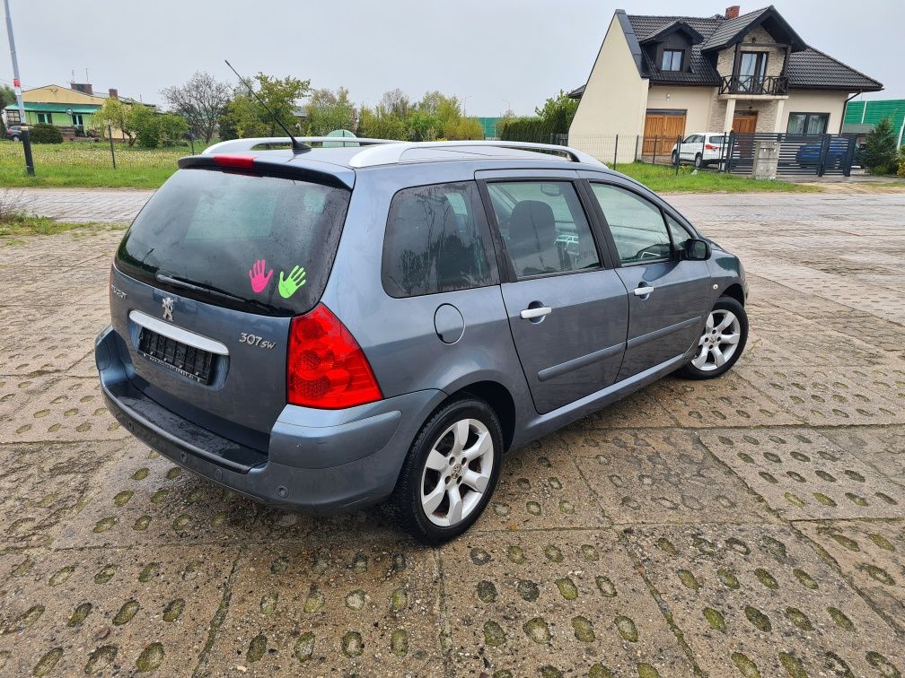 1.6 benzyna stary silnik panorama klimatronik  7 osób