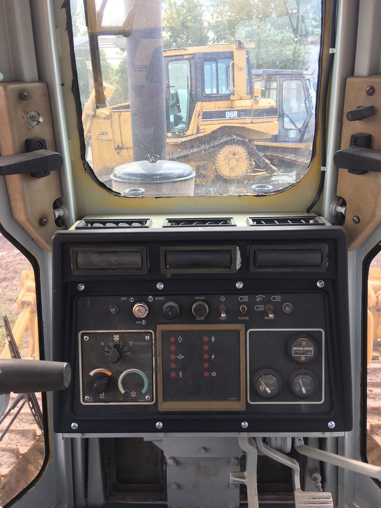 Бульдозер CAT D4 D6