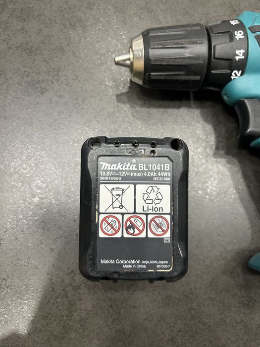 makita df331d без зарядгоно