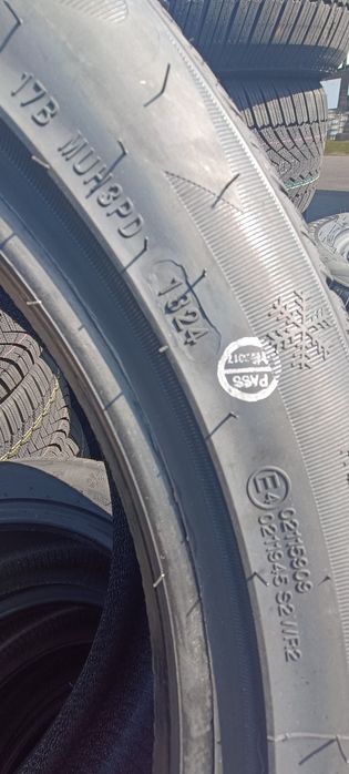 Nowe opony zimowe 245/45/18 z montażem