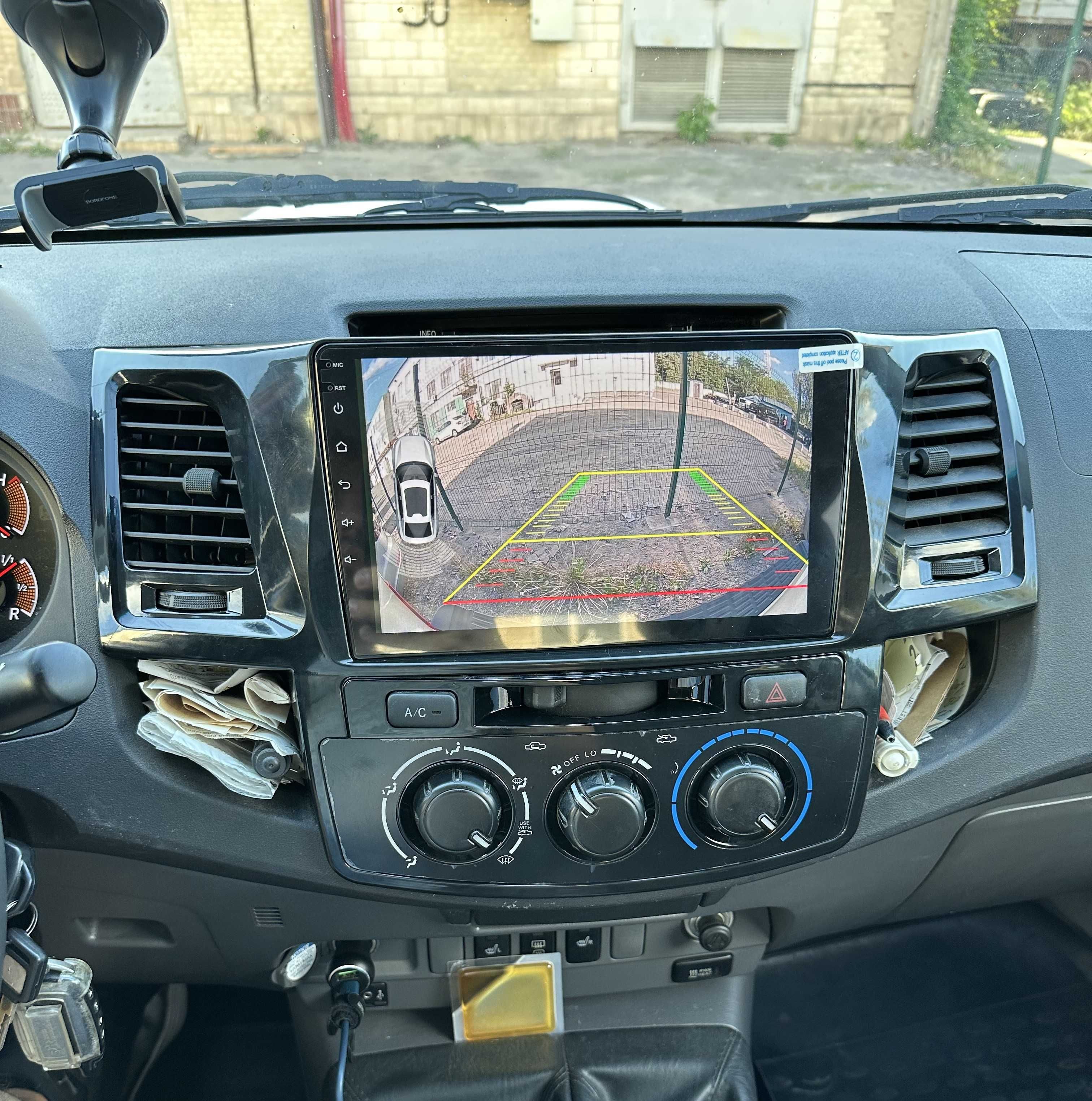 Магнітола Toyota Hilux ,CarPlay,8 ядер, Q-Led екран ,слот під SIM