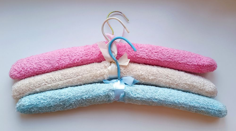 Плечики для одежды атласные ,вешалки