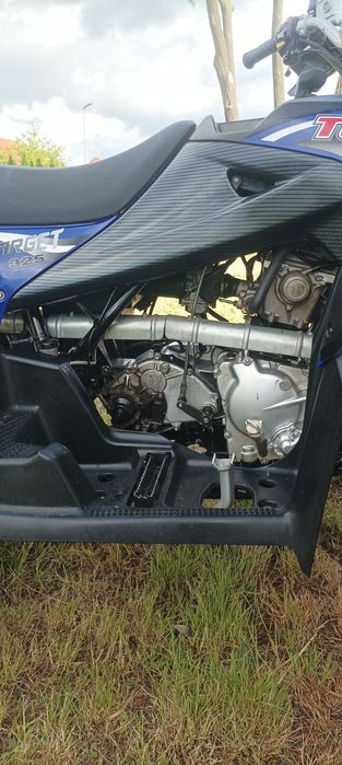 Quad TGB 325 z papierami