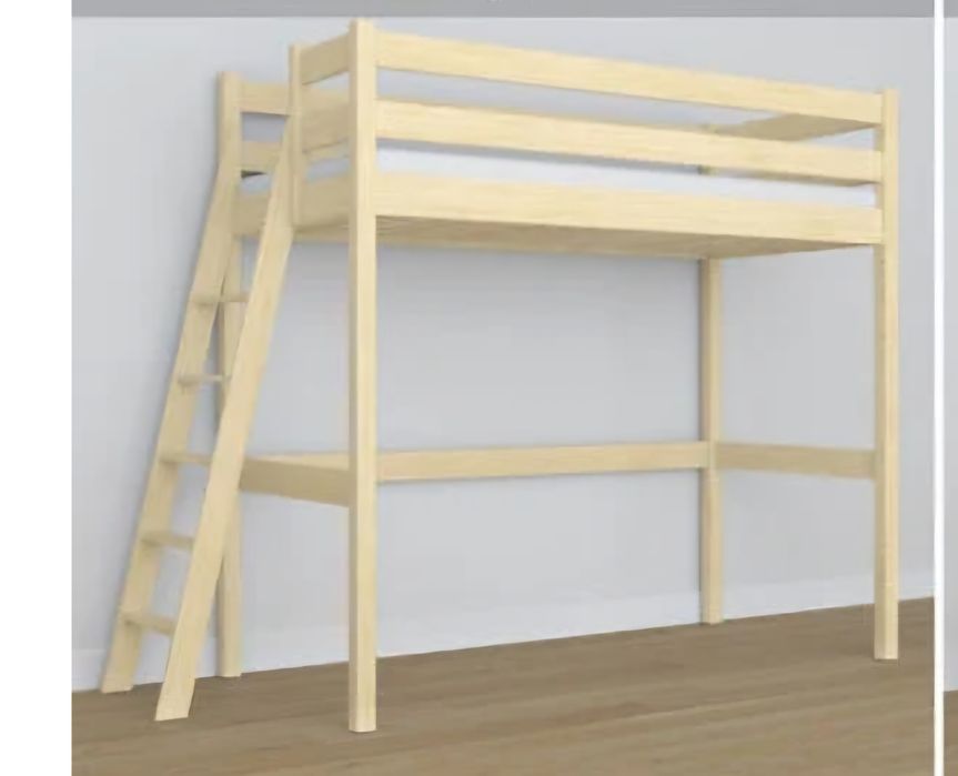 Antresola, łóżko drewniane.