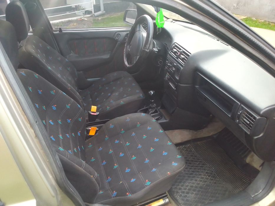 Продам Опель вектра А 2.0 інжектор