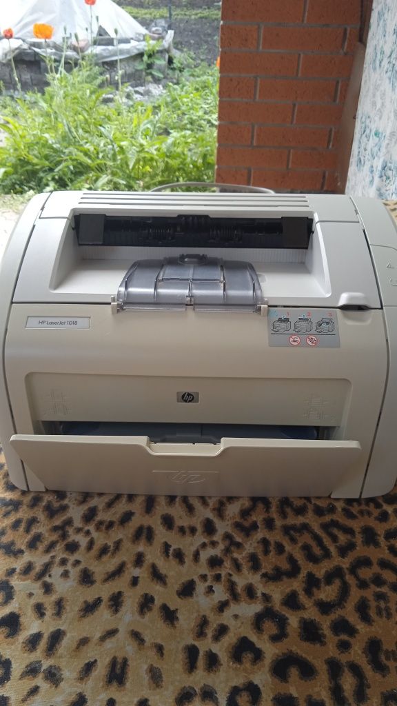 Лазерний принтер laserjet 1018 б/у