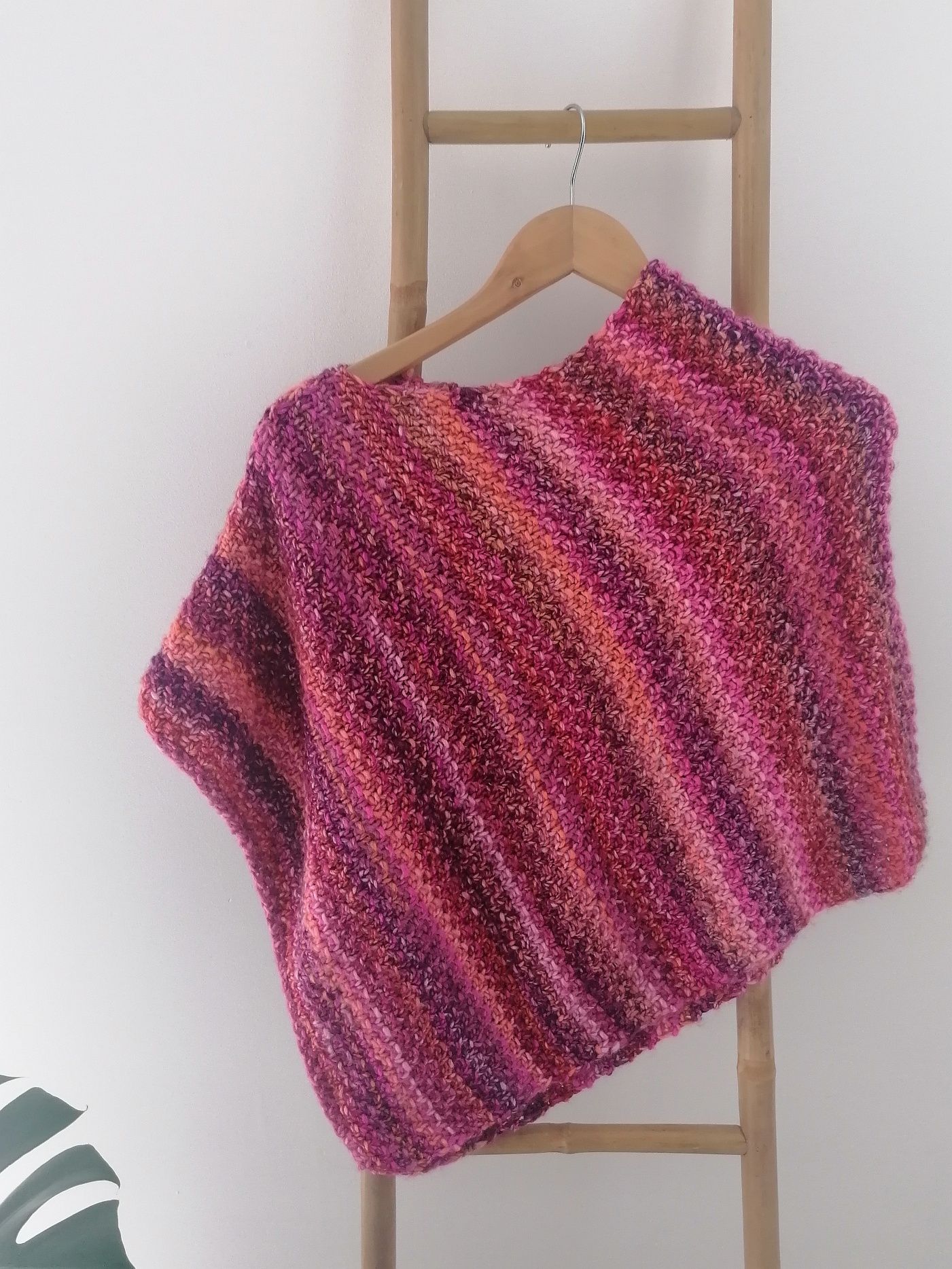 NOVOS | Poncho tricotado à mão