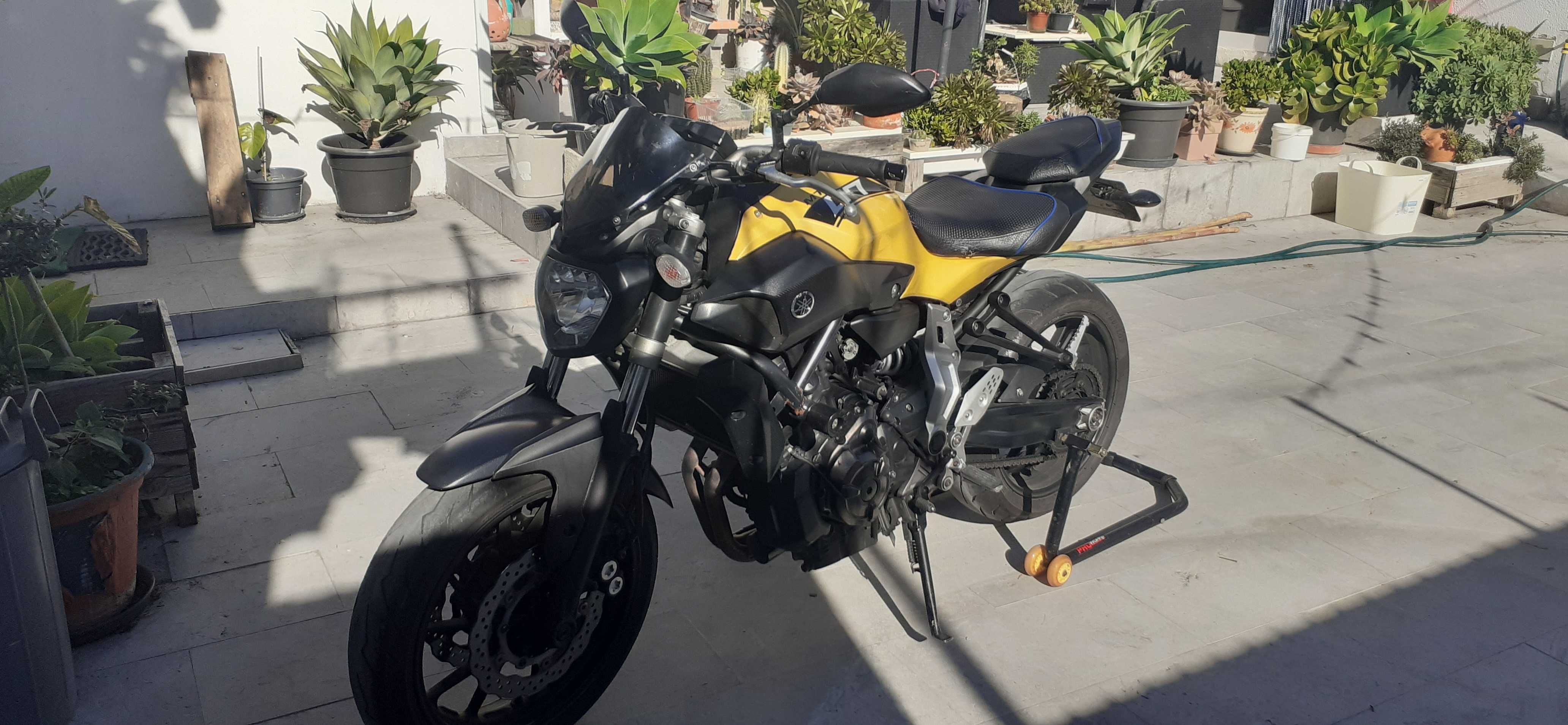 yamaha mt 07 2015