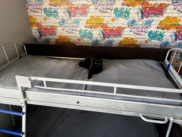 Sofa rozkładana na łóżko piętrowe