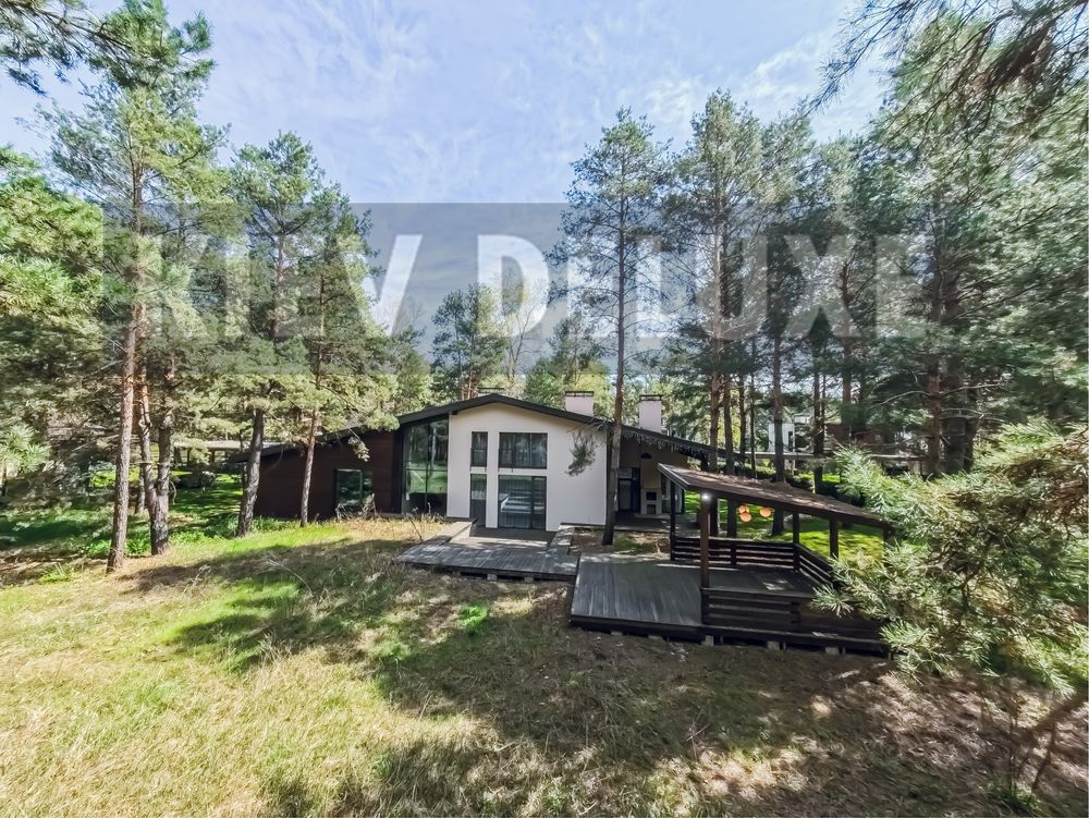 Продаж котеджу з новим ремонтом в км GoodLife Park