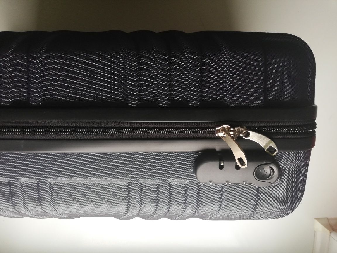 Walizka kabinowa SunBag model 8082 nowa granatowa