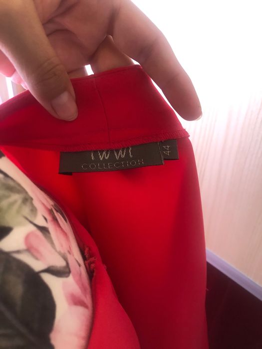 Sukienka malinowa marki iwwi