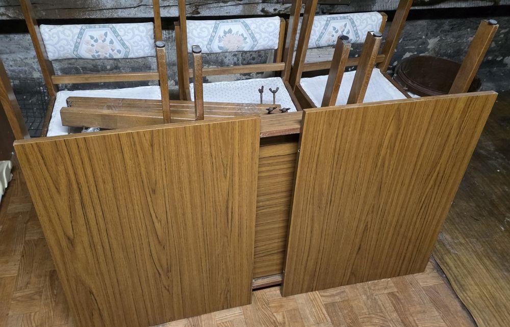 Oddam za darmo  stół i 6 krzesel