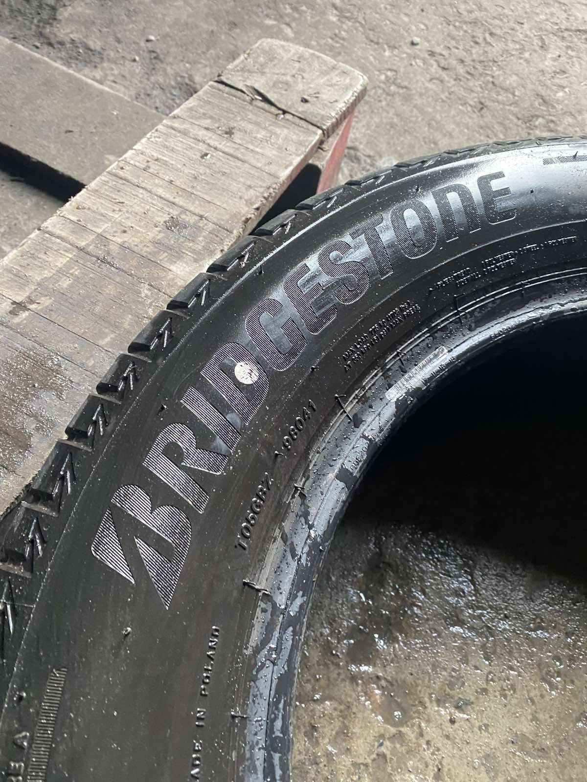 225.60.17 Bridgestone 2шт лето БУ склад шины резина из Европы 60 R17