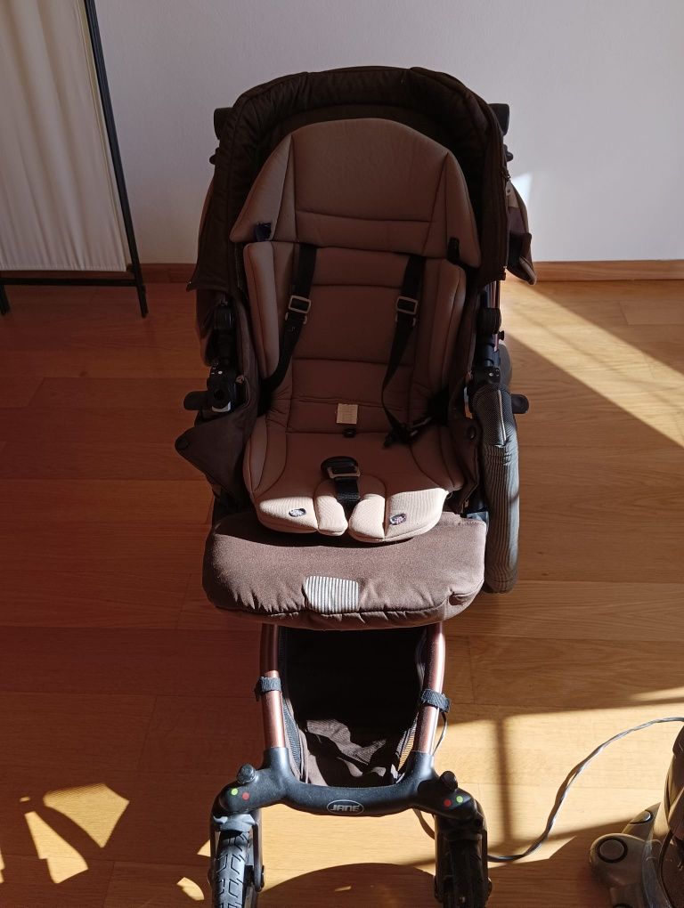 Carrinho de passeio Jané