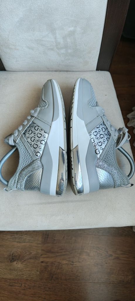 Buty Guess sneakersy r 37 /38