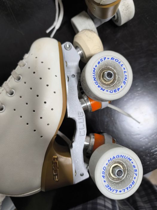 Patins praticamente novos